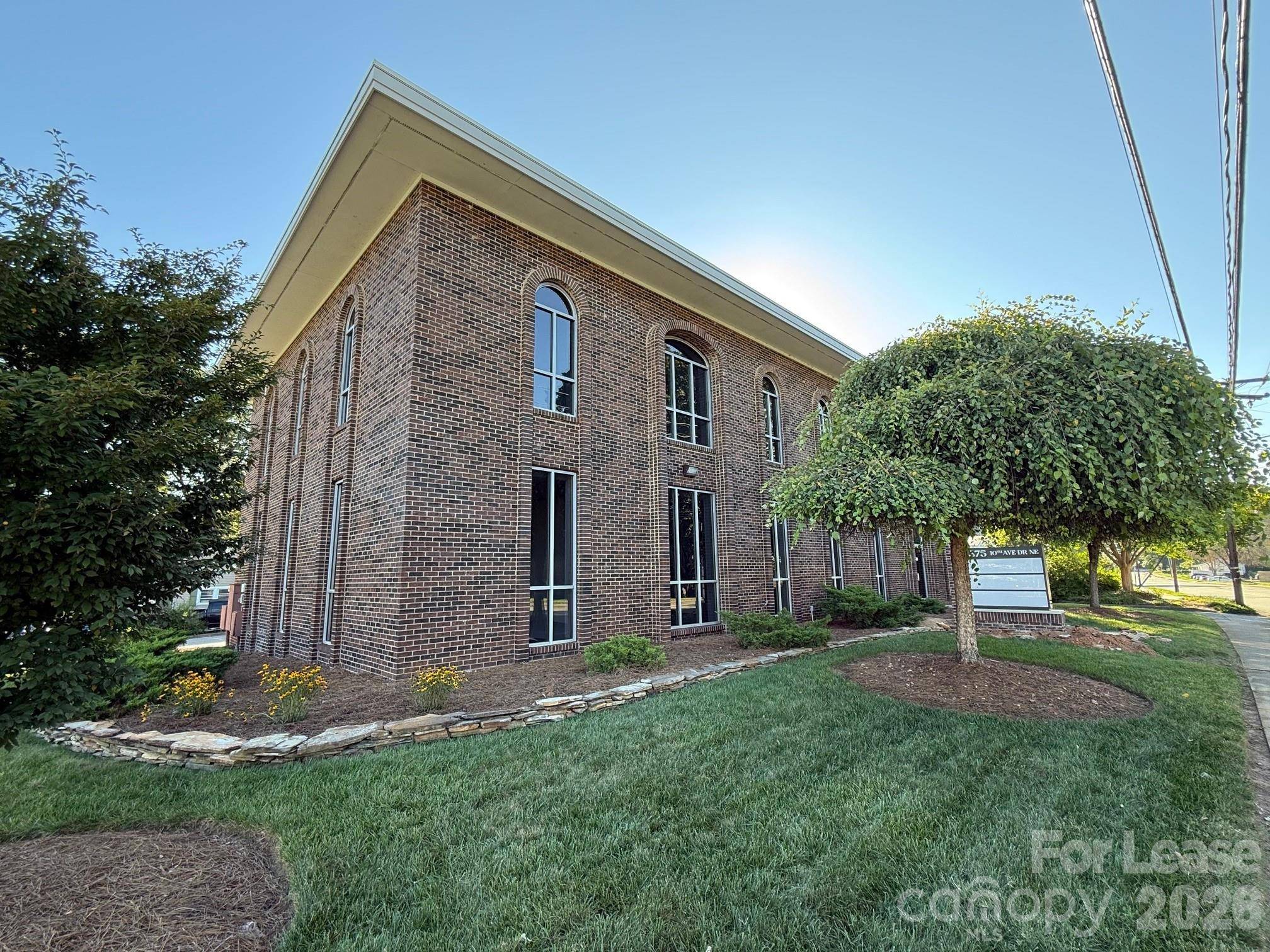 375 10th Avenue DR NE, Hickory, NC 28601