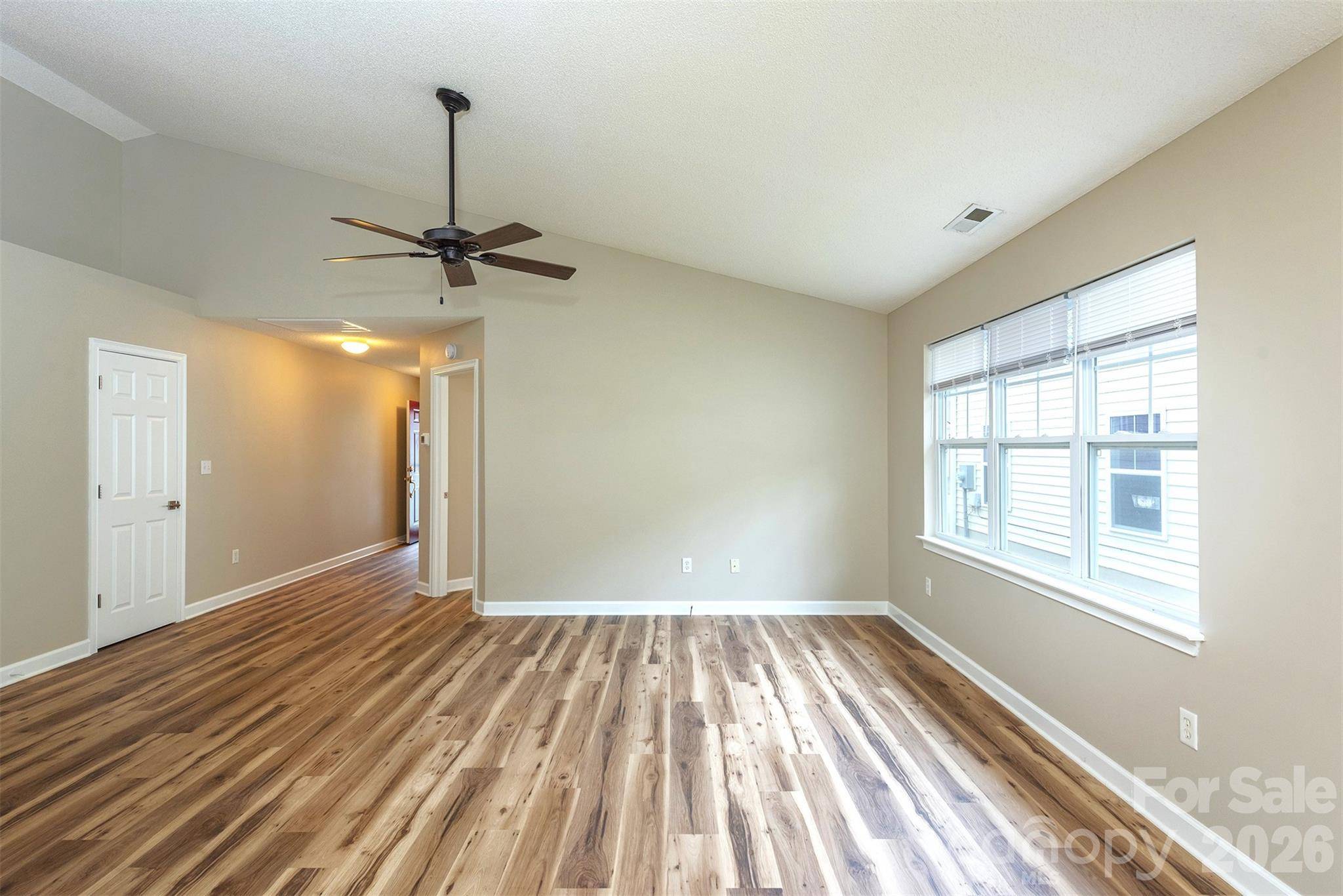 50 Clear Creekside DR, Hendersonville, NC 28792