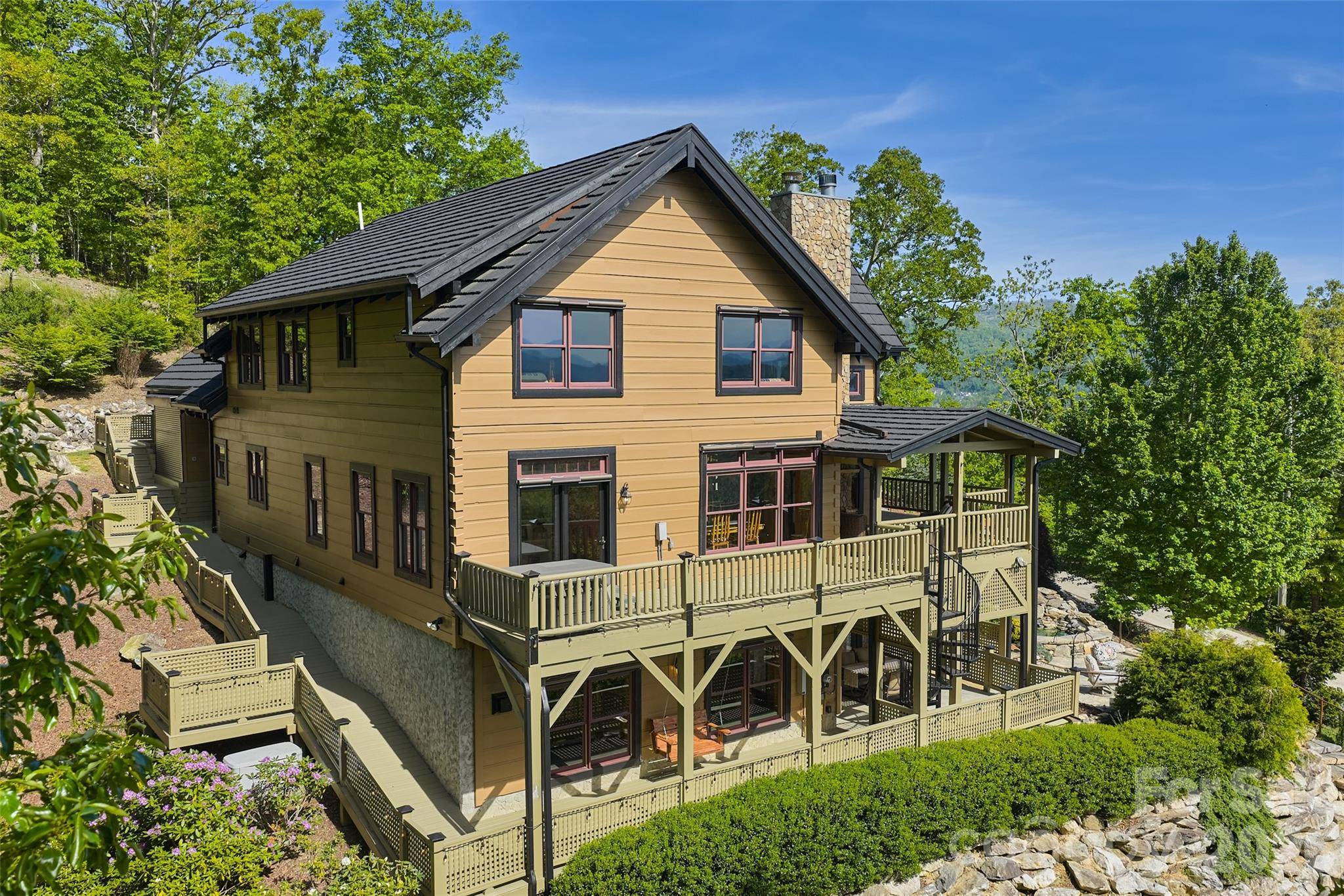 112 Hamburg Mountain RD, Weaverville, NC 28787
