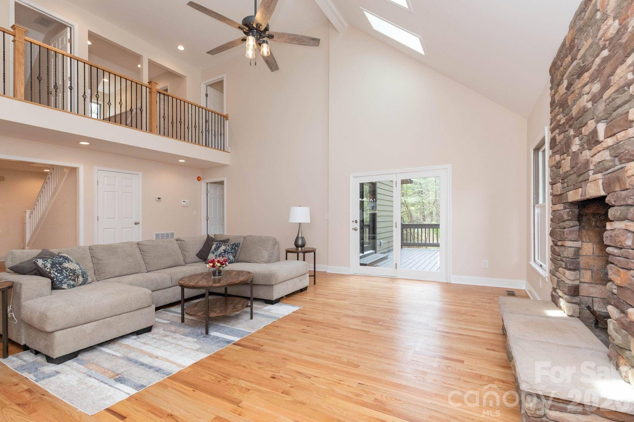 68 Sigmon RD, Fletcher, NC 28732