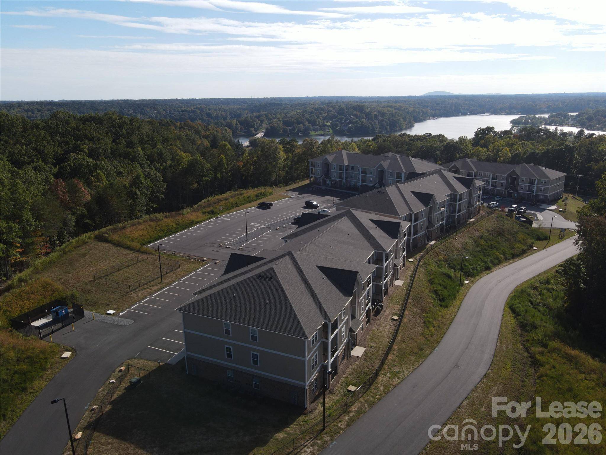 90 Riverside DR, Hickory, NC 28601