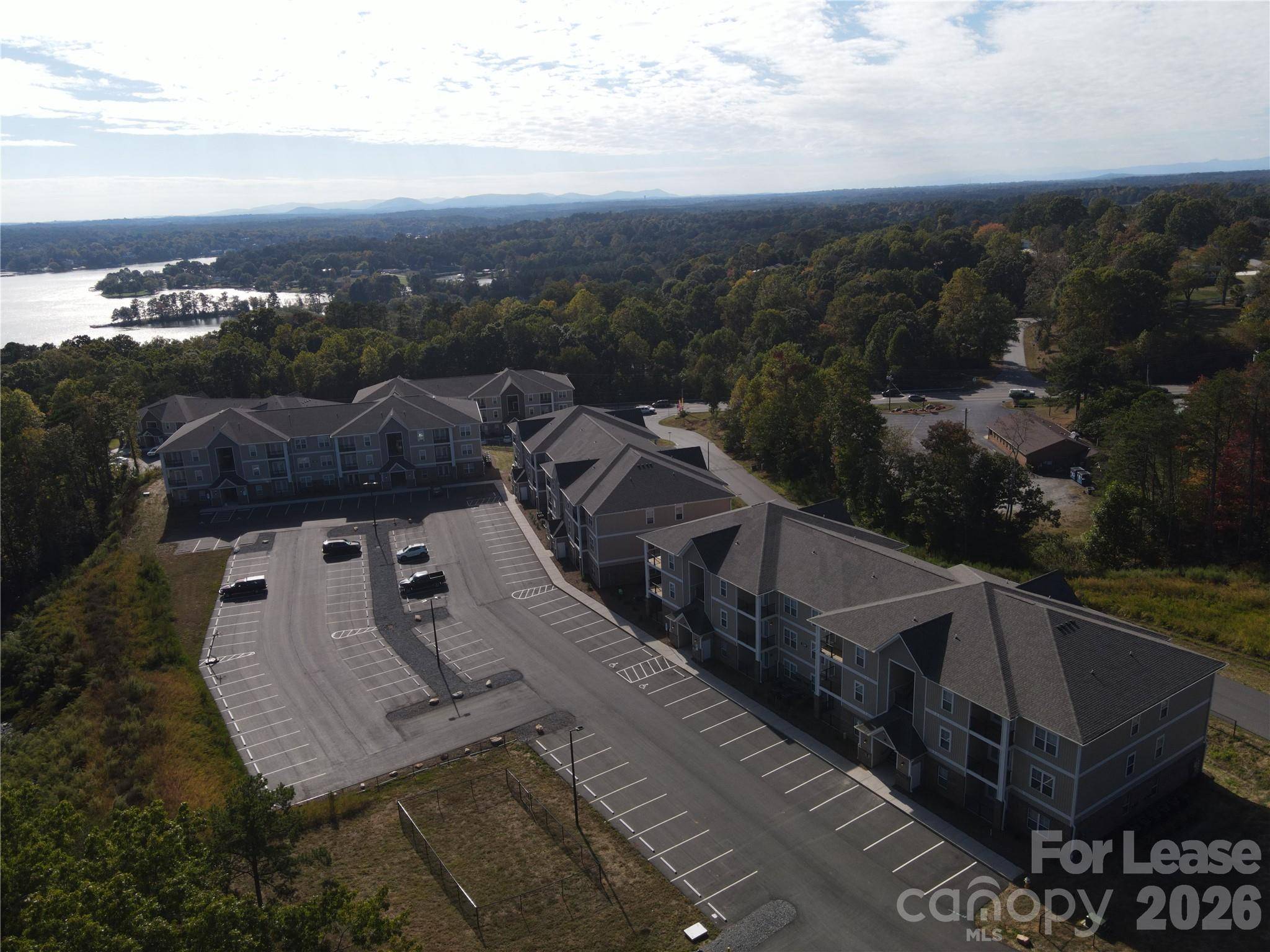 90 Riverside DR, Hickory, NC 28601