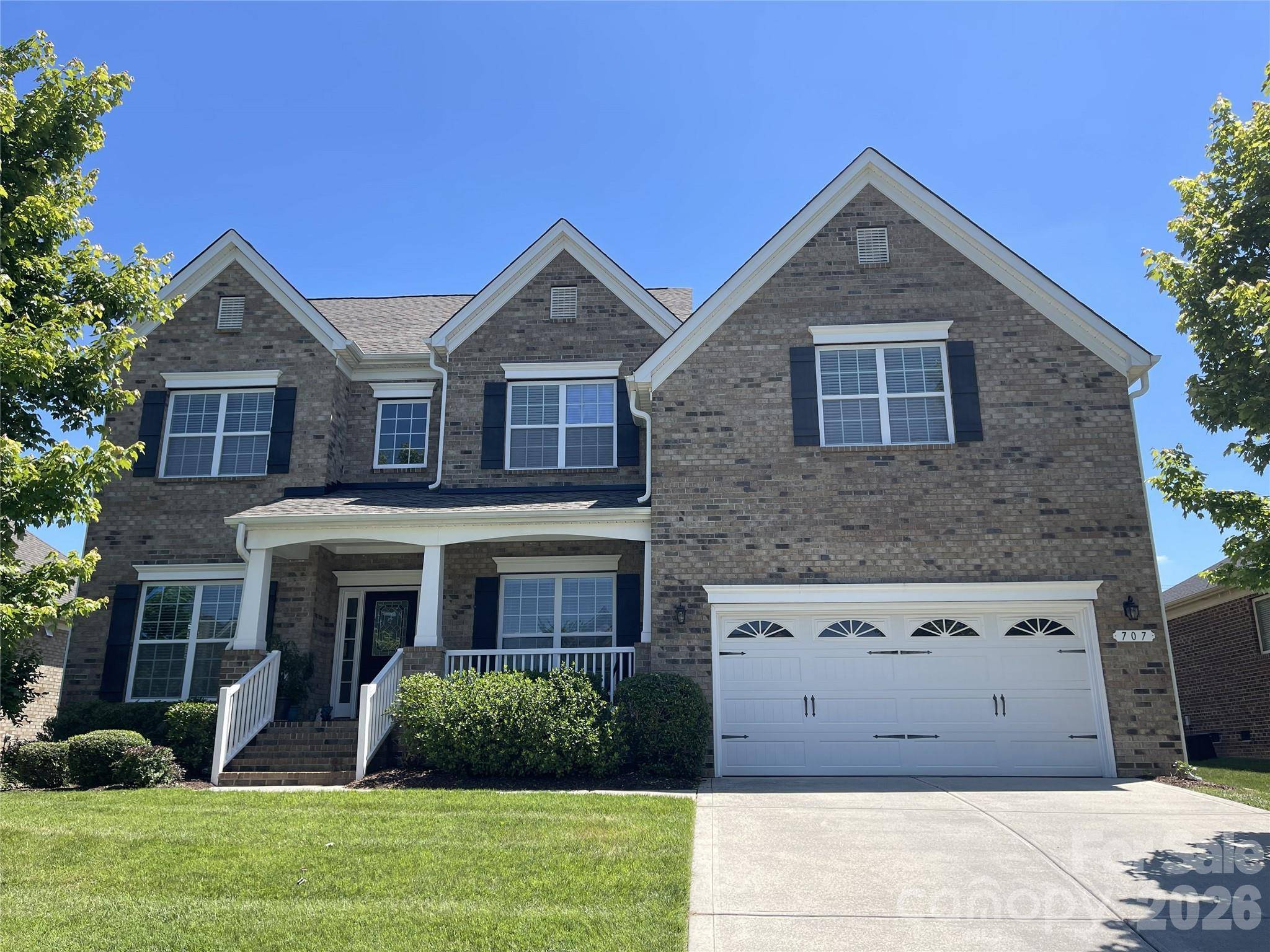 707 Five Leaf LN, Waxhaw, NC 28173