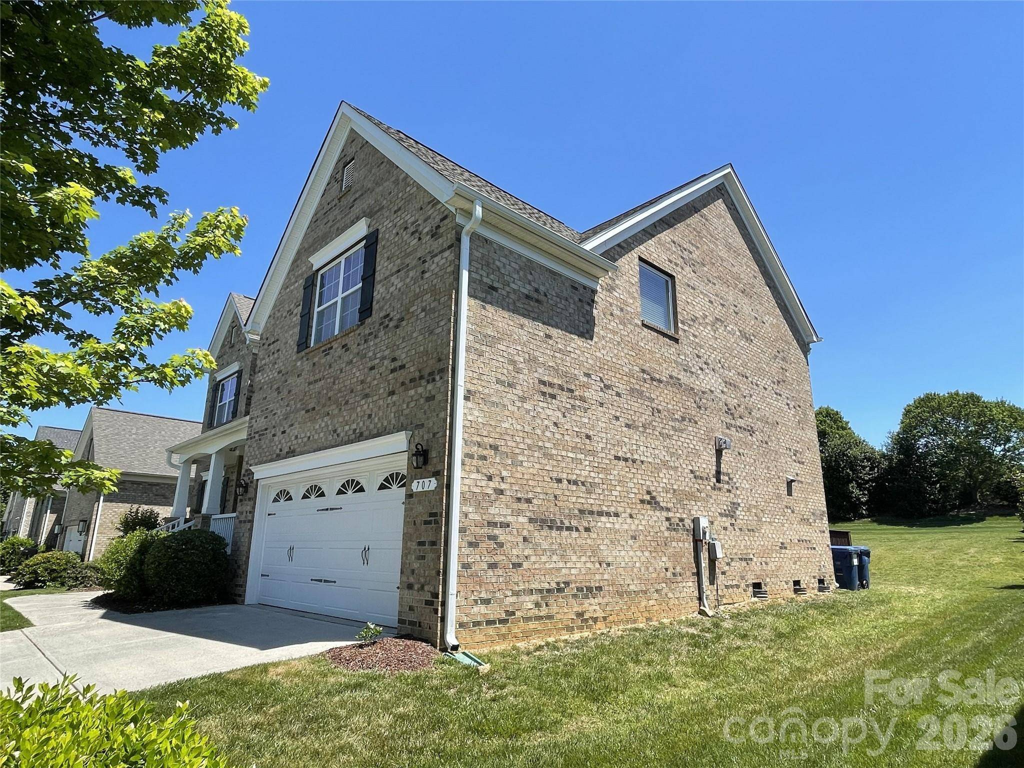 707 Five Leaf LN, Waxhaw, NC 28173