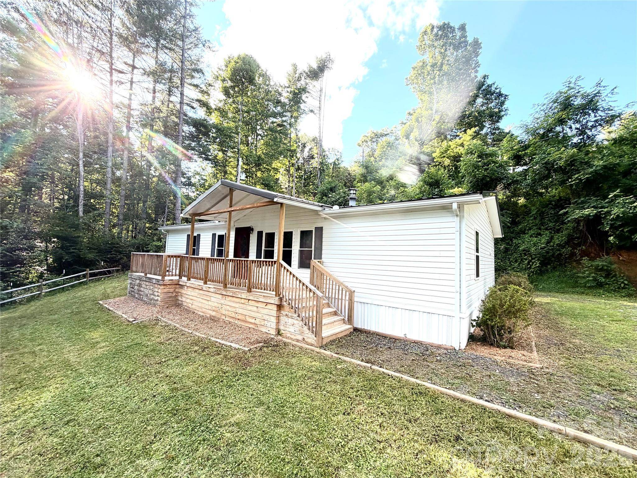 1050 Wyatt Town RD, Burnsville, NC 28714