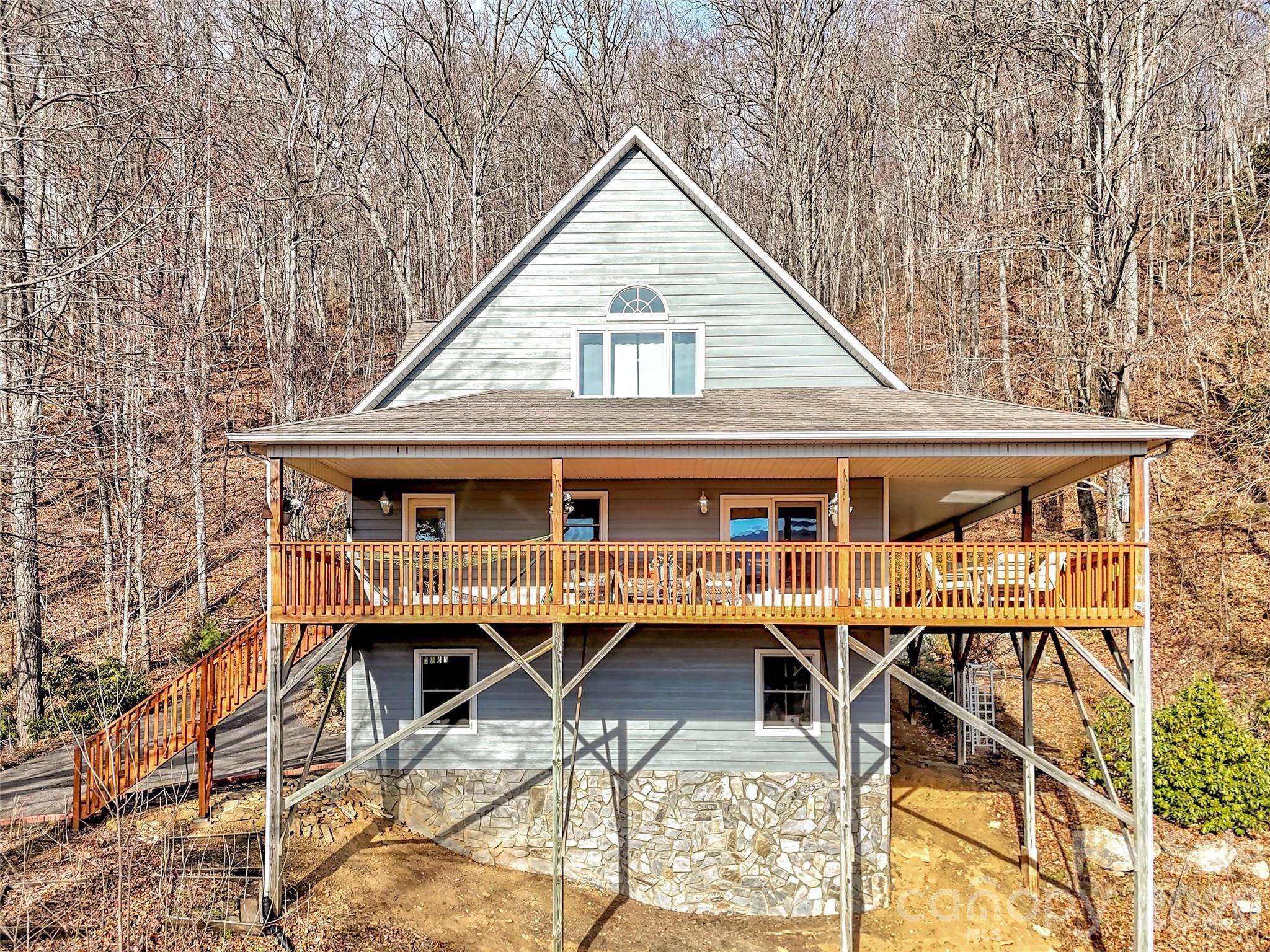 371 Falcon Ridge DR, Waynesville, NC 28786
