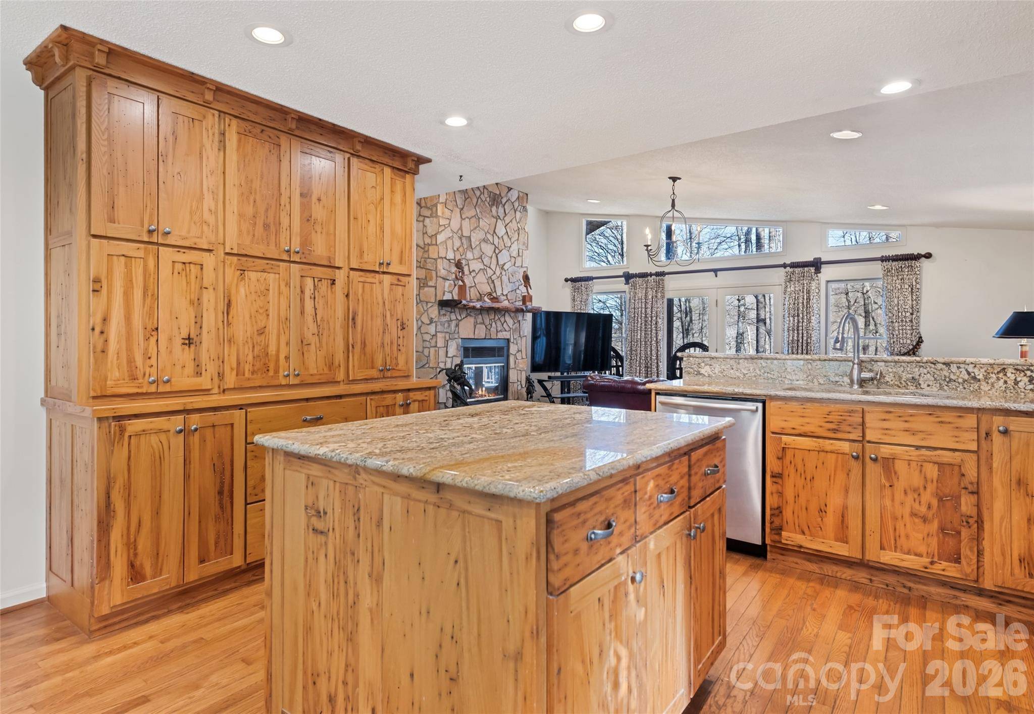 831 Forest Run RD, Whittier, NC 28789