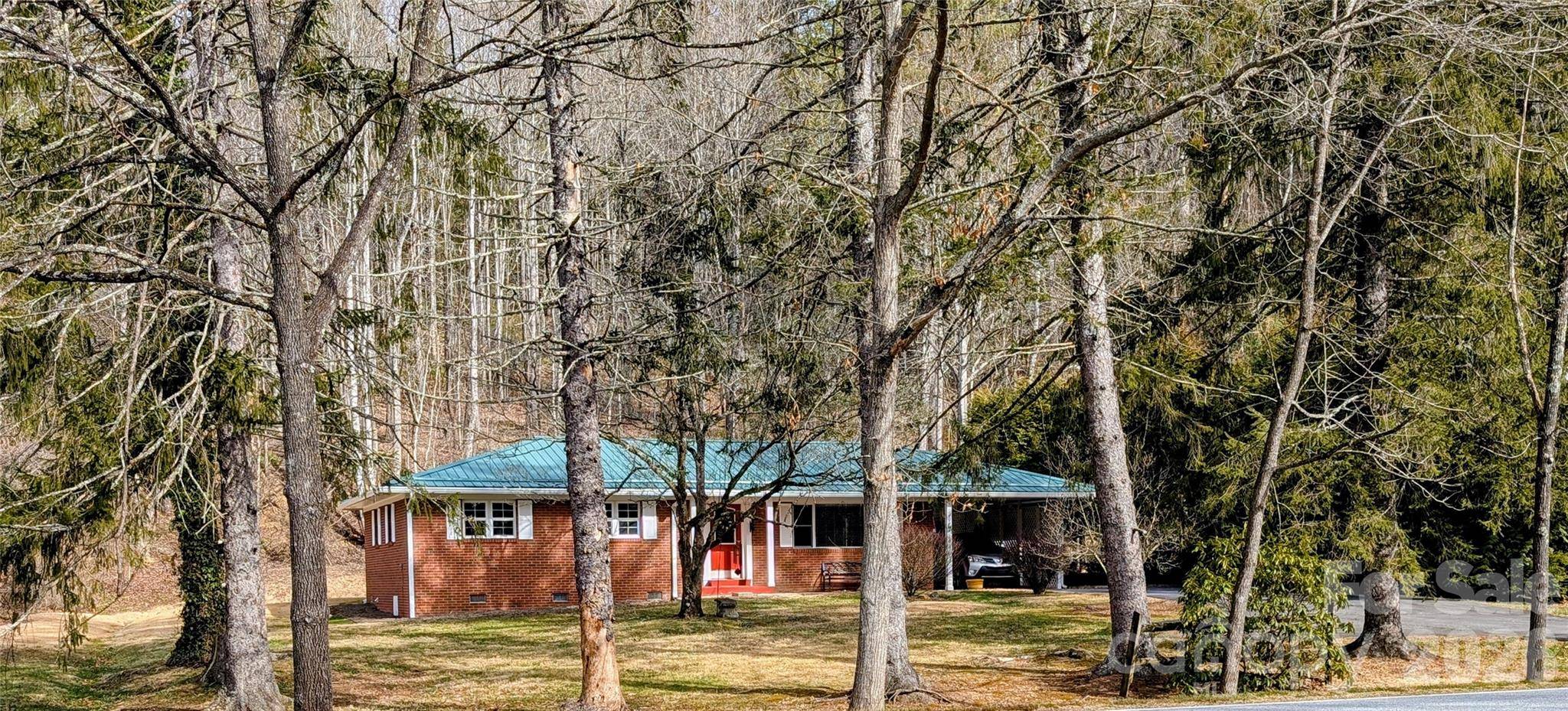 979 Greenville HWY, Brevard, NC 28712