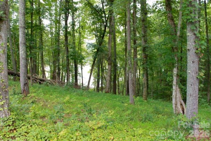 374 E Settings BLVD NW, Valdese, NC 28690