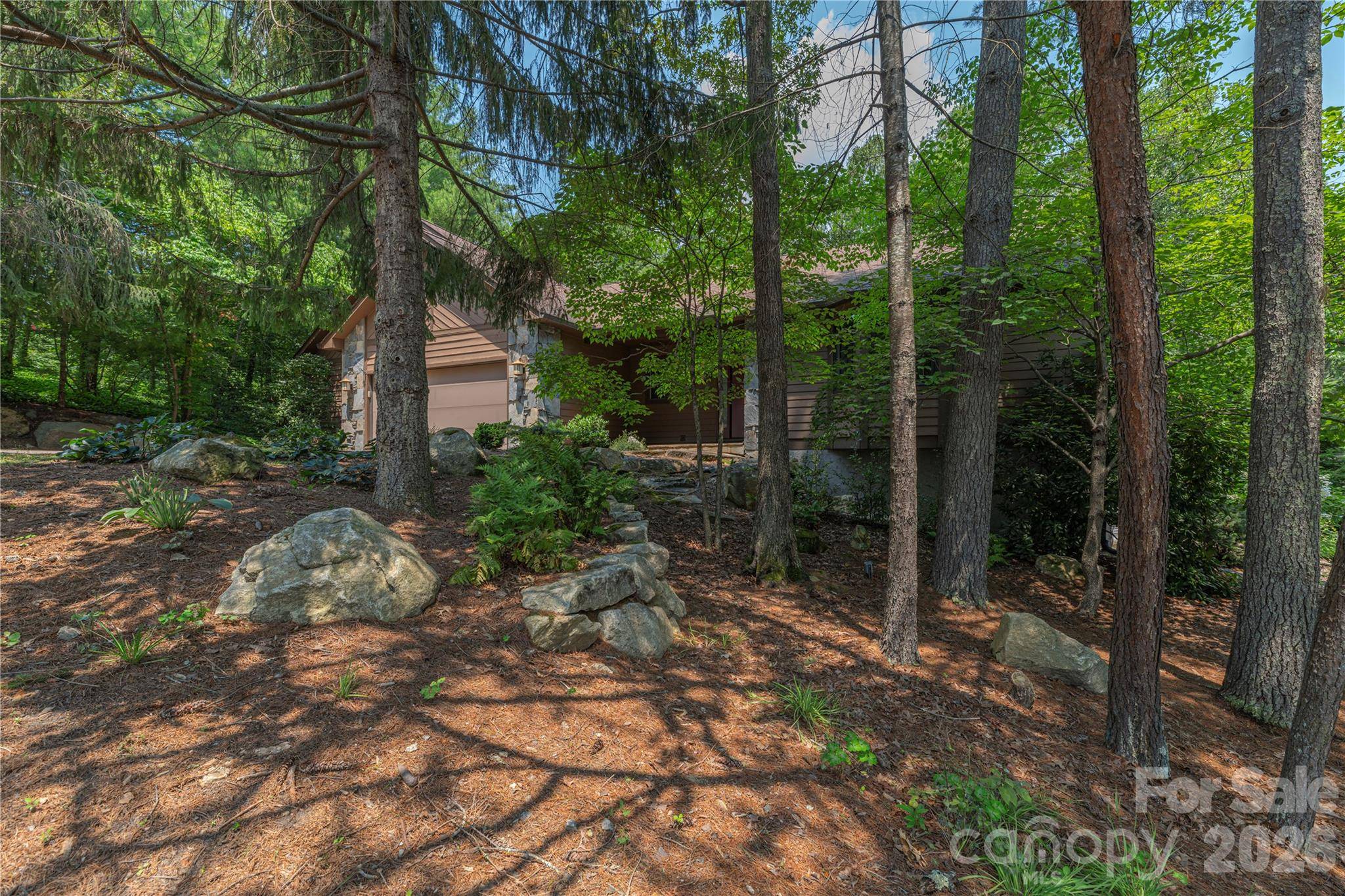 35 Hillcreek DR, Asheville, NC 28804