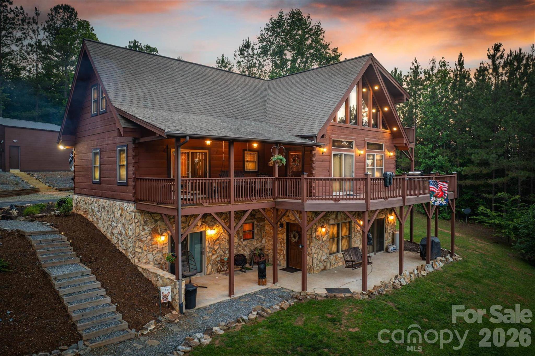 16 Saratoga DR, Nebo, NC 28761