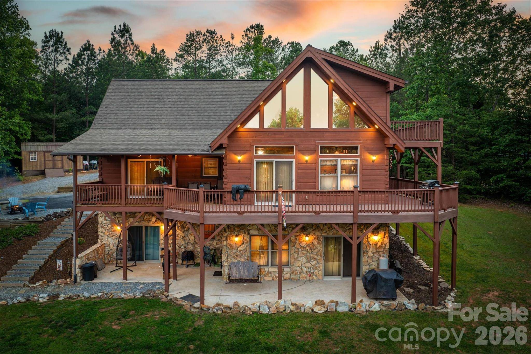 16 Saratoga DR, Nebo, NC 28761