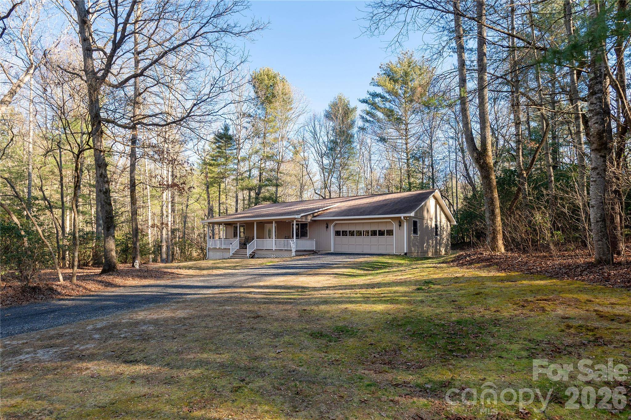 55 English Ivy LN, Zirconia, NC 28790