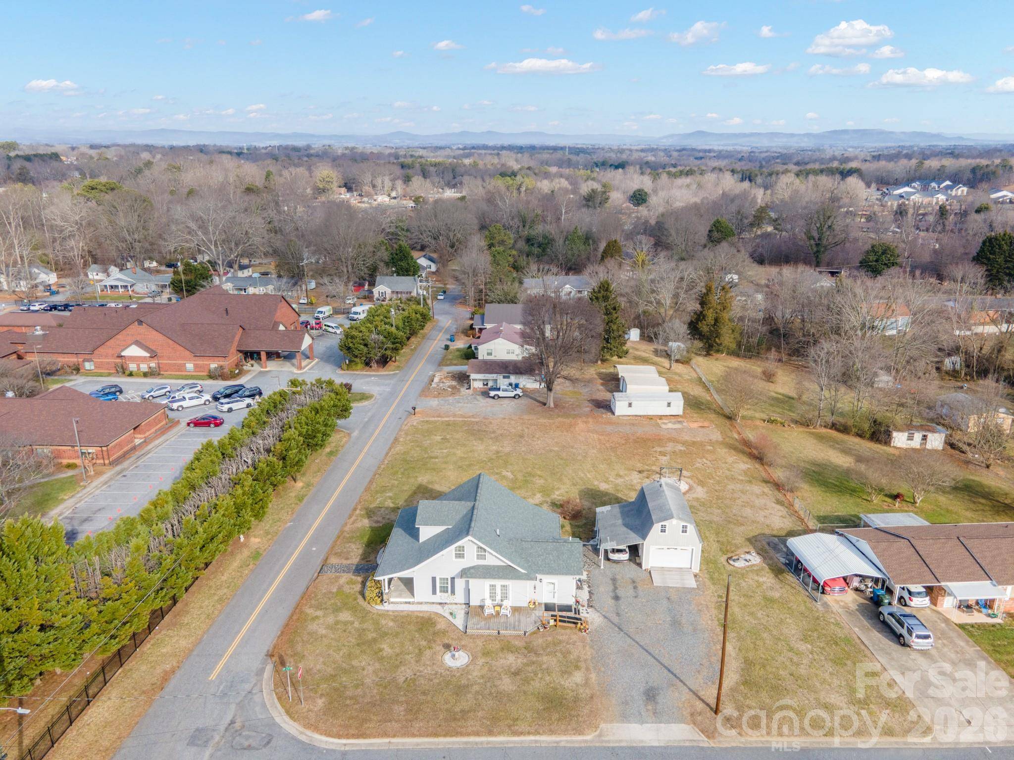 1244 21st ST NE, Hickory, NC 28601