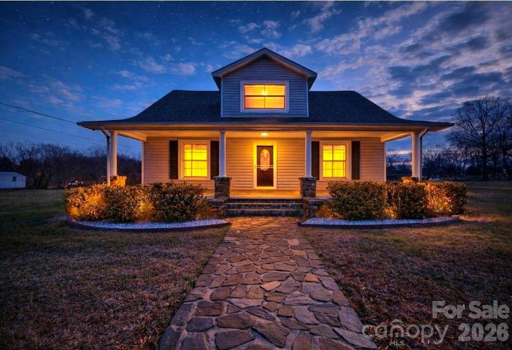1244 21st ST NE, Hickory, NC 28601
