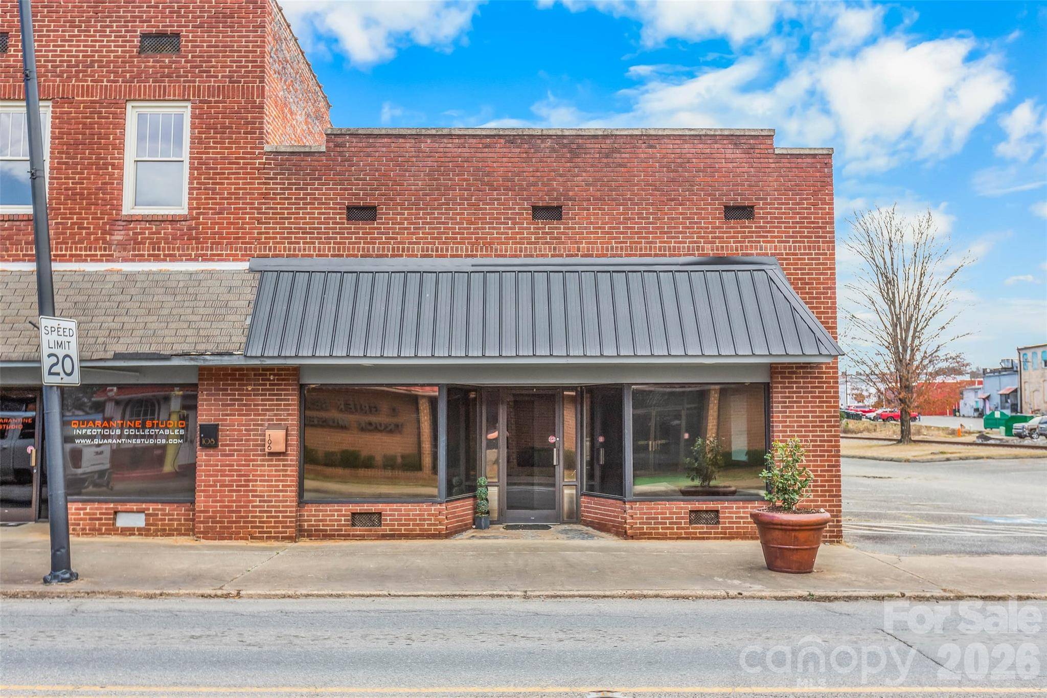 106 N Mountain ST, Cherryville, NC 28021