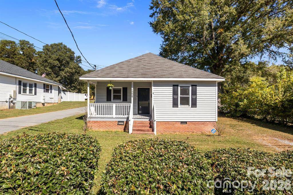 1004 Plymouth ST, Gastonia, NC 28054