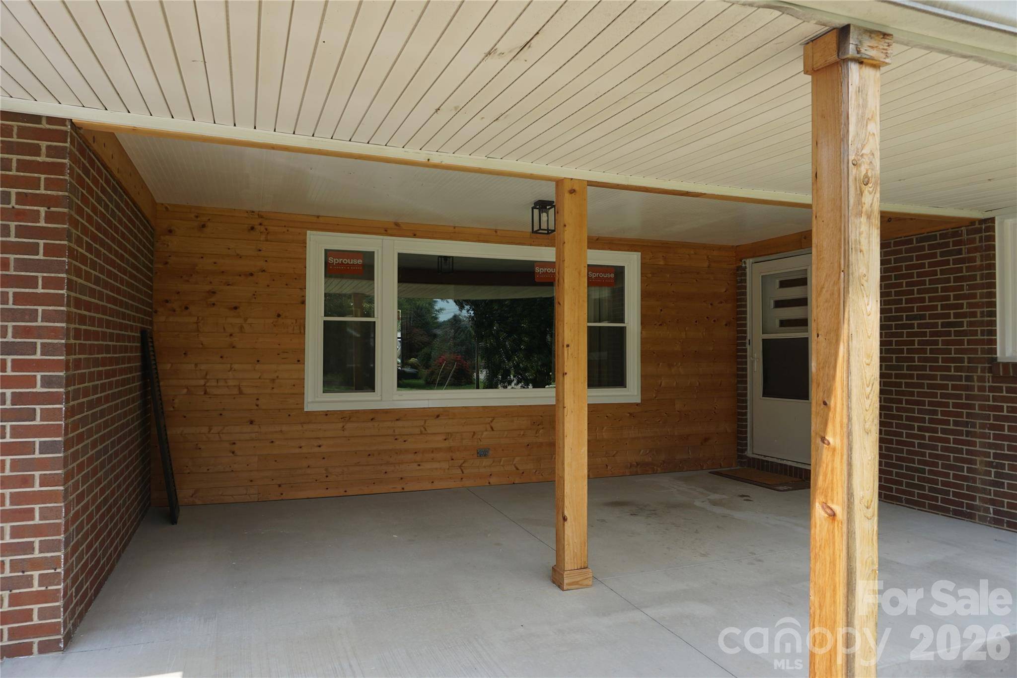 620 Diamondhead DR NE, Lenoir, NC 28645