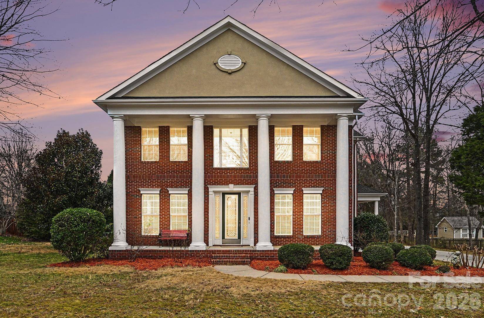 1305 Linden Glen DR, Matthews, NC 28104