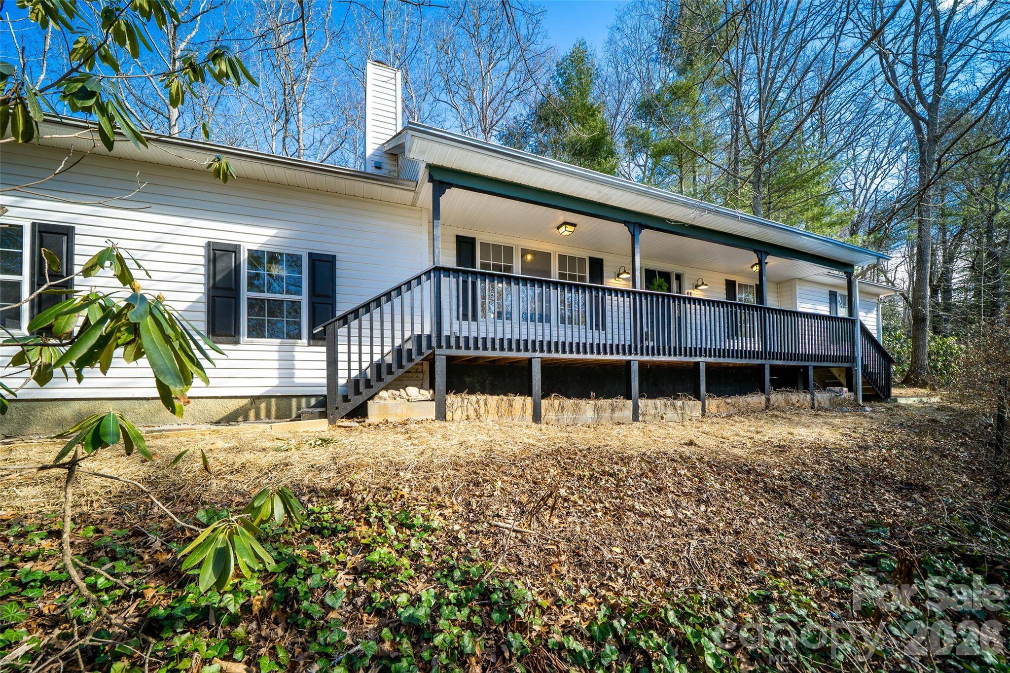 11 Twin Lakes DR, Fletcher, NC 28732