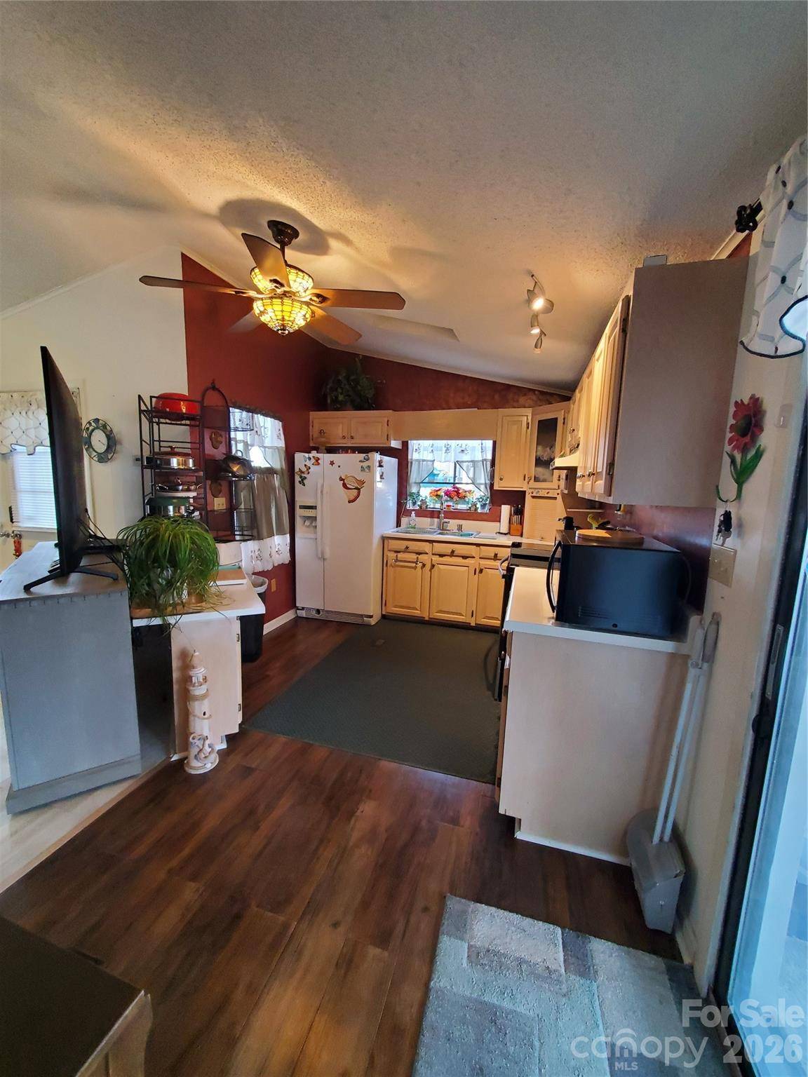 101 N Cardinal DR, New London, NC 28127