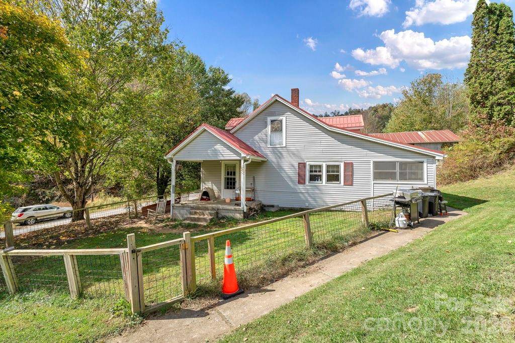 1068 Laurel Branch RD, Vilas, NC 28692