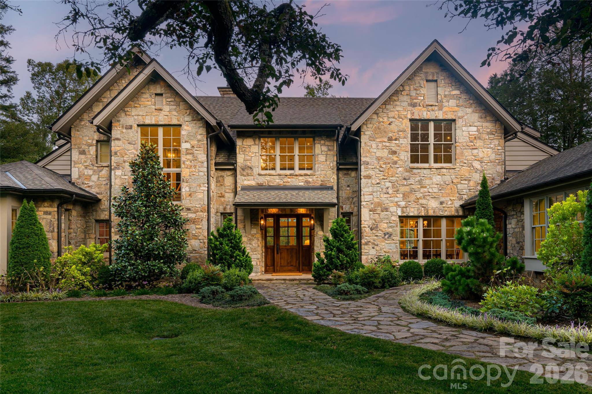 402 Vanderbilt RD, Asheville, NC 28803