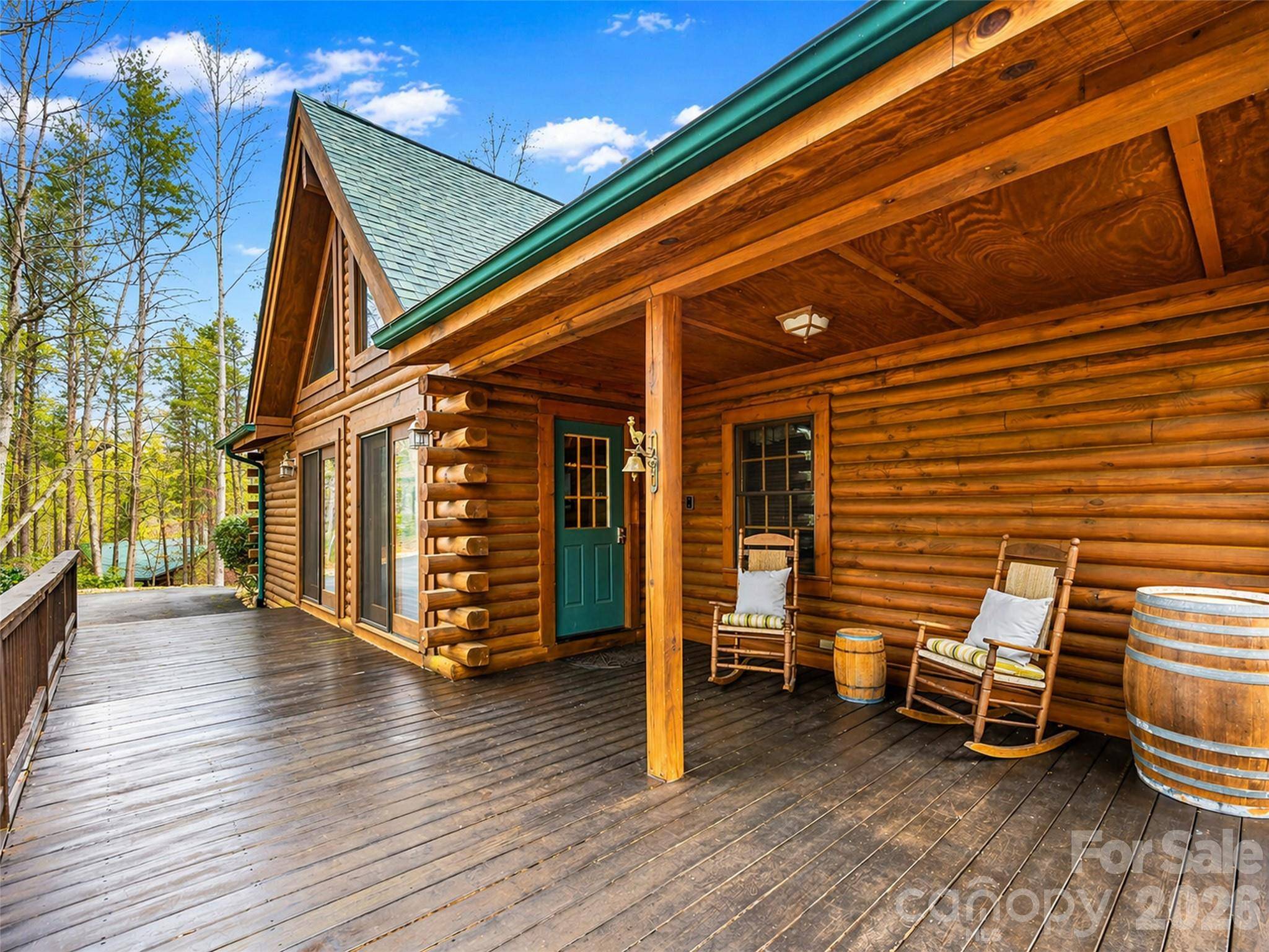 134 McDaniel CT, Lake Lure, NC 28746