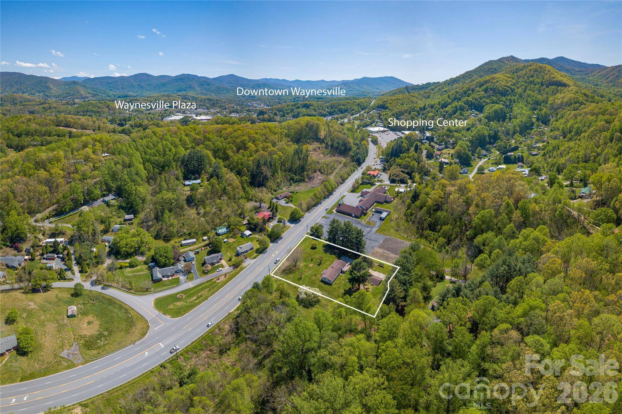 96 Tower LN, Waynesville, NC 28786