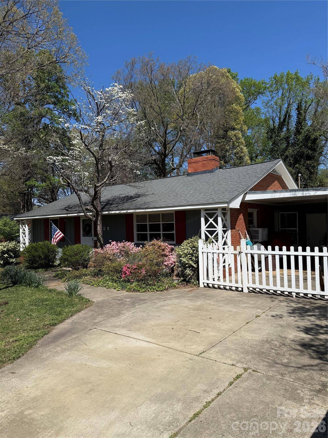 3218 Driftwood DR, Charlotte, NC 28205