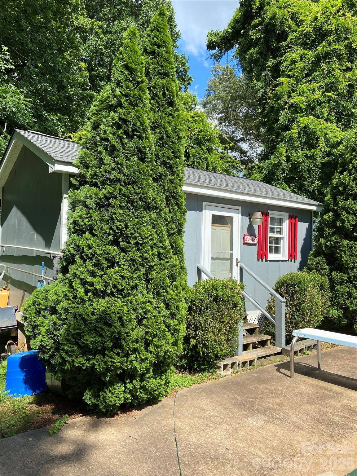 3218 Driftwood DR, Charlotte, NC 28205