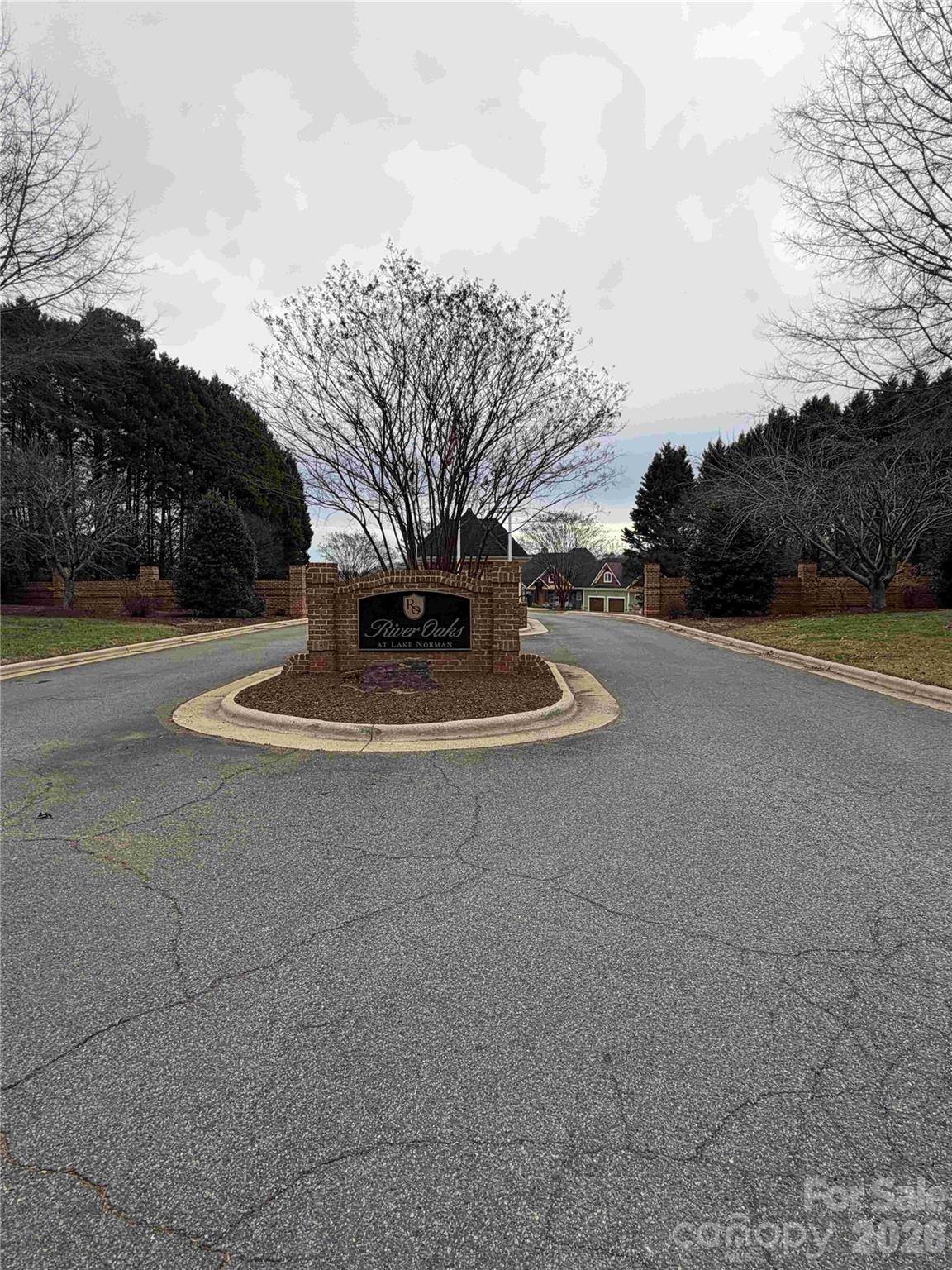 352 Broken Arrow DR, Statesville, NC 28677