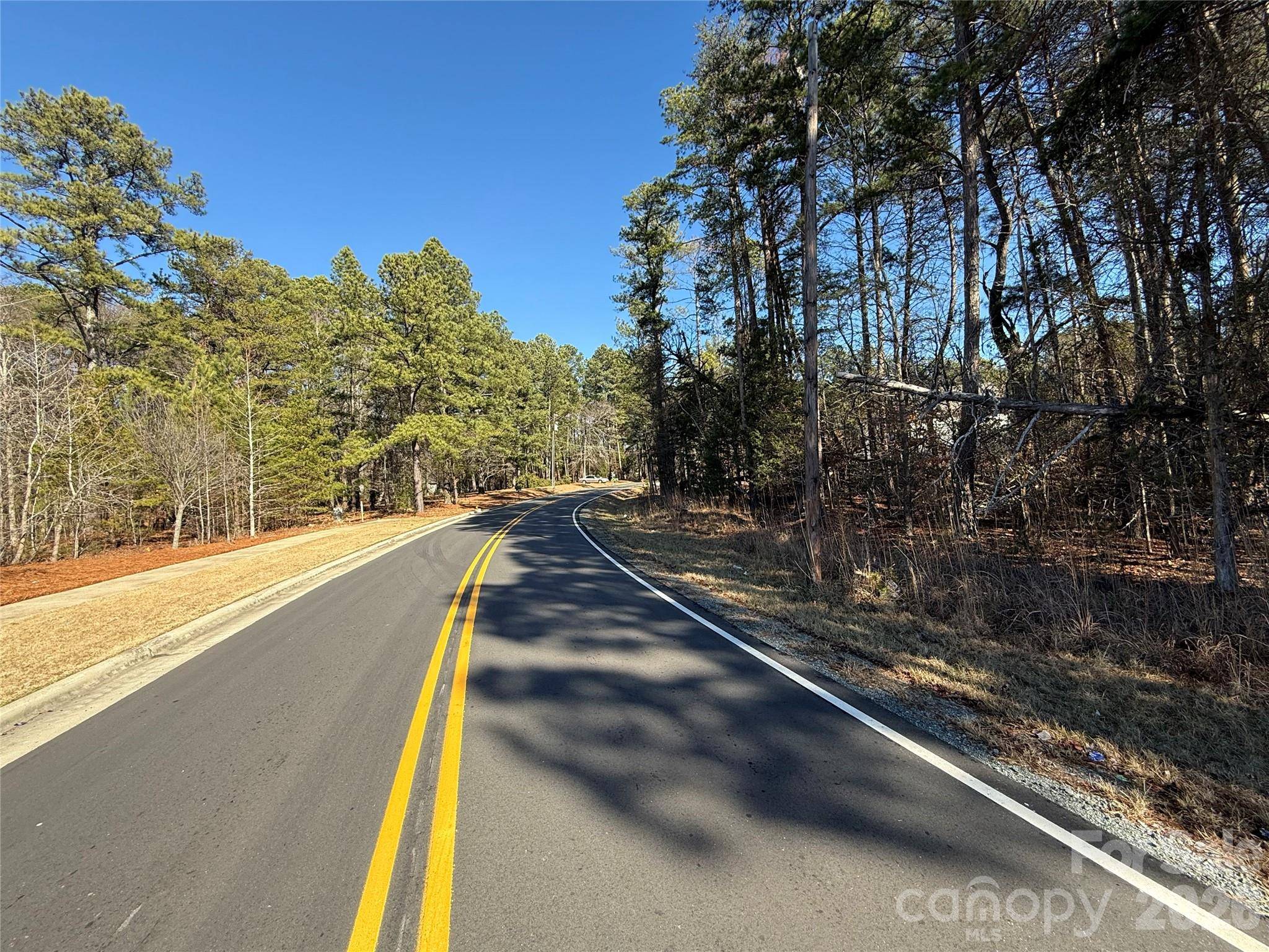 000 Thomas RD, Charlotte, NC 28278