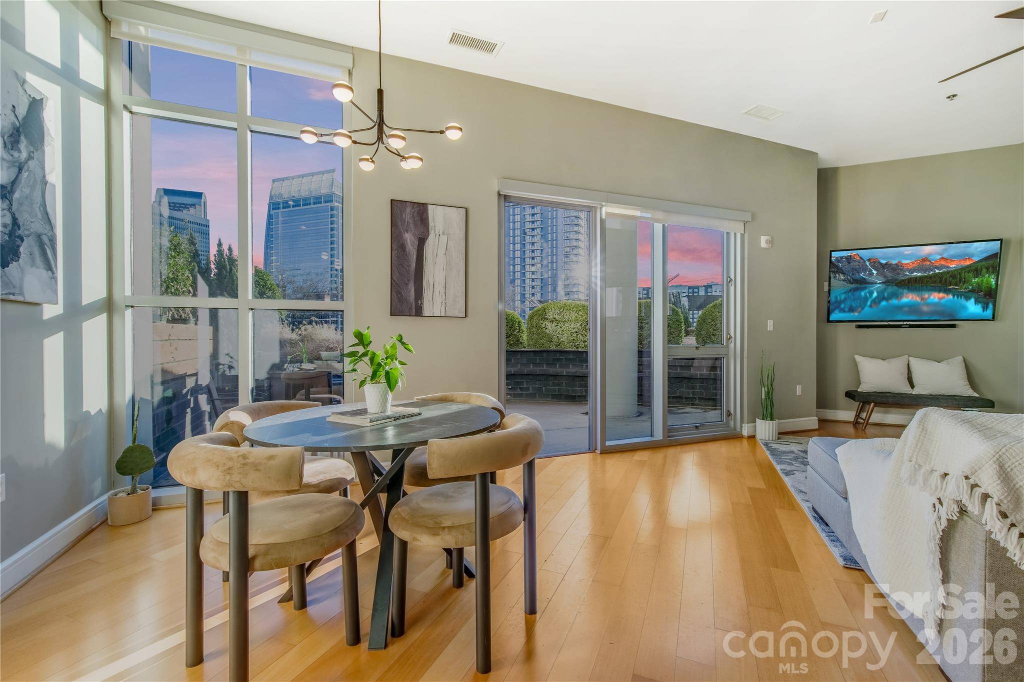 333 W Trade ST W #708, Charlotte, NC 28202