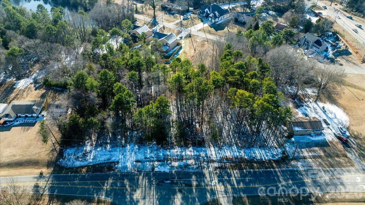 2113 Breezewood DR, Charlotte, NC 28262