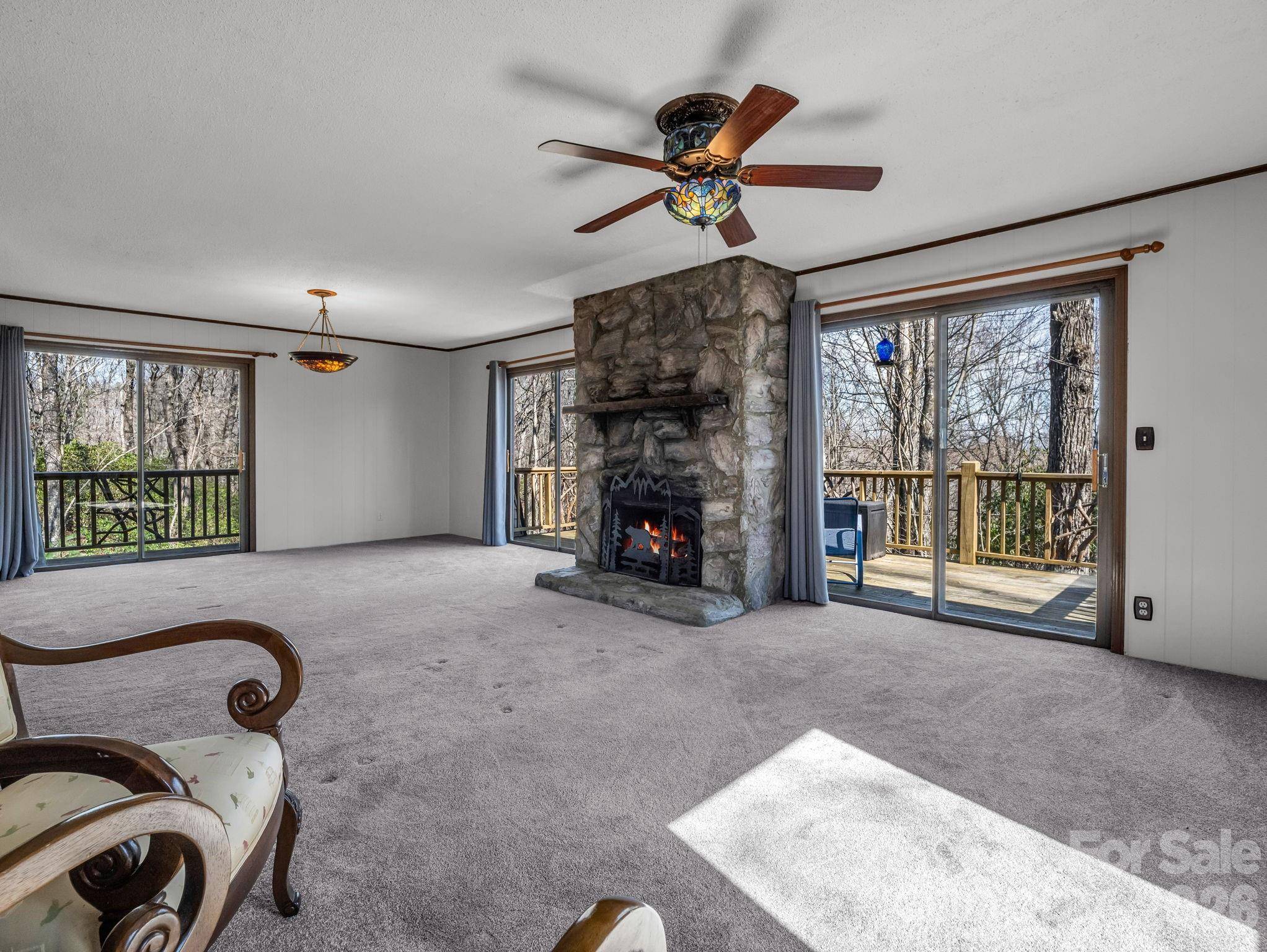 177 Tsisqua CIR, Brevard, NC 28712