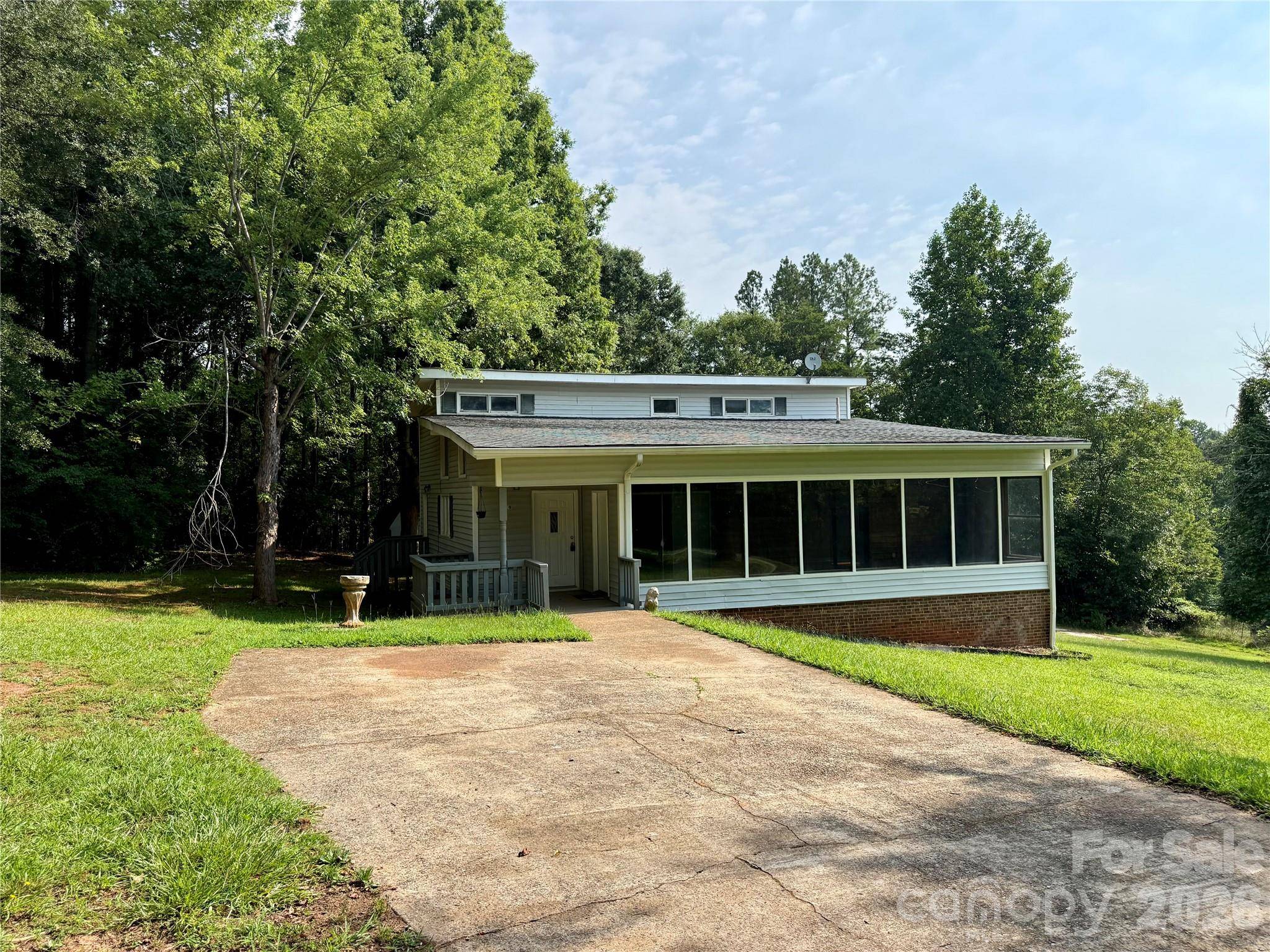 229 Riverhills DR, Forest City, NC 28043