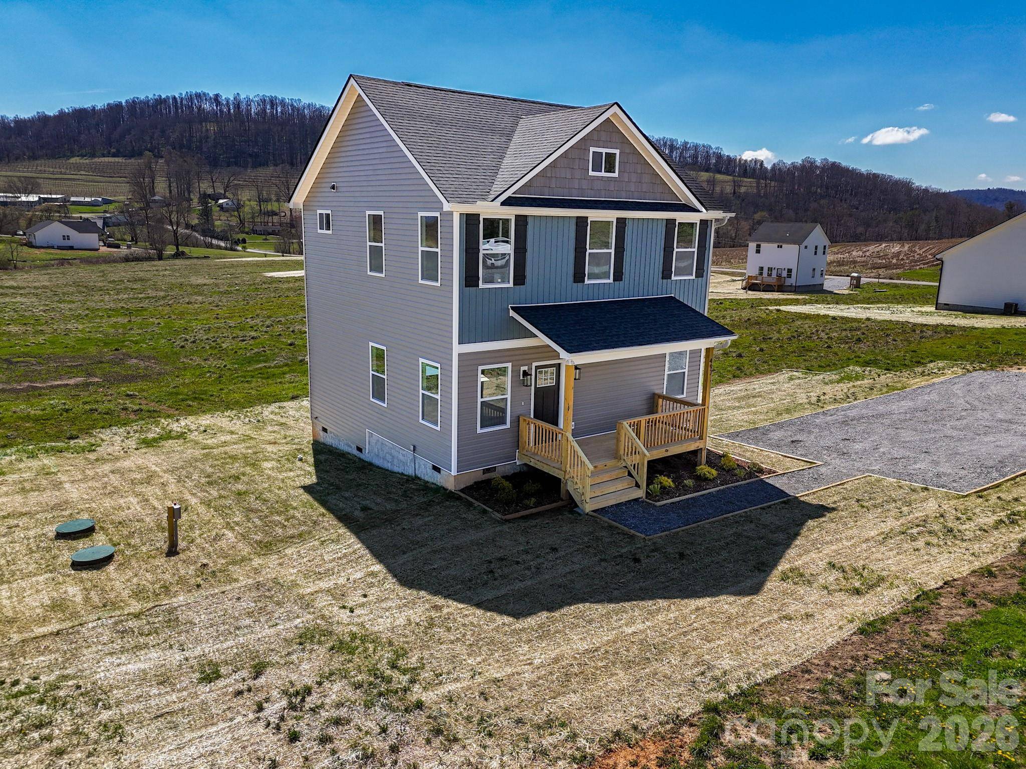 497 Waters RD, Hendersonville, NC 28792