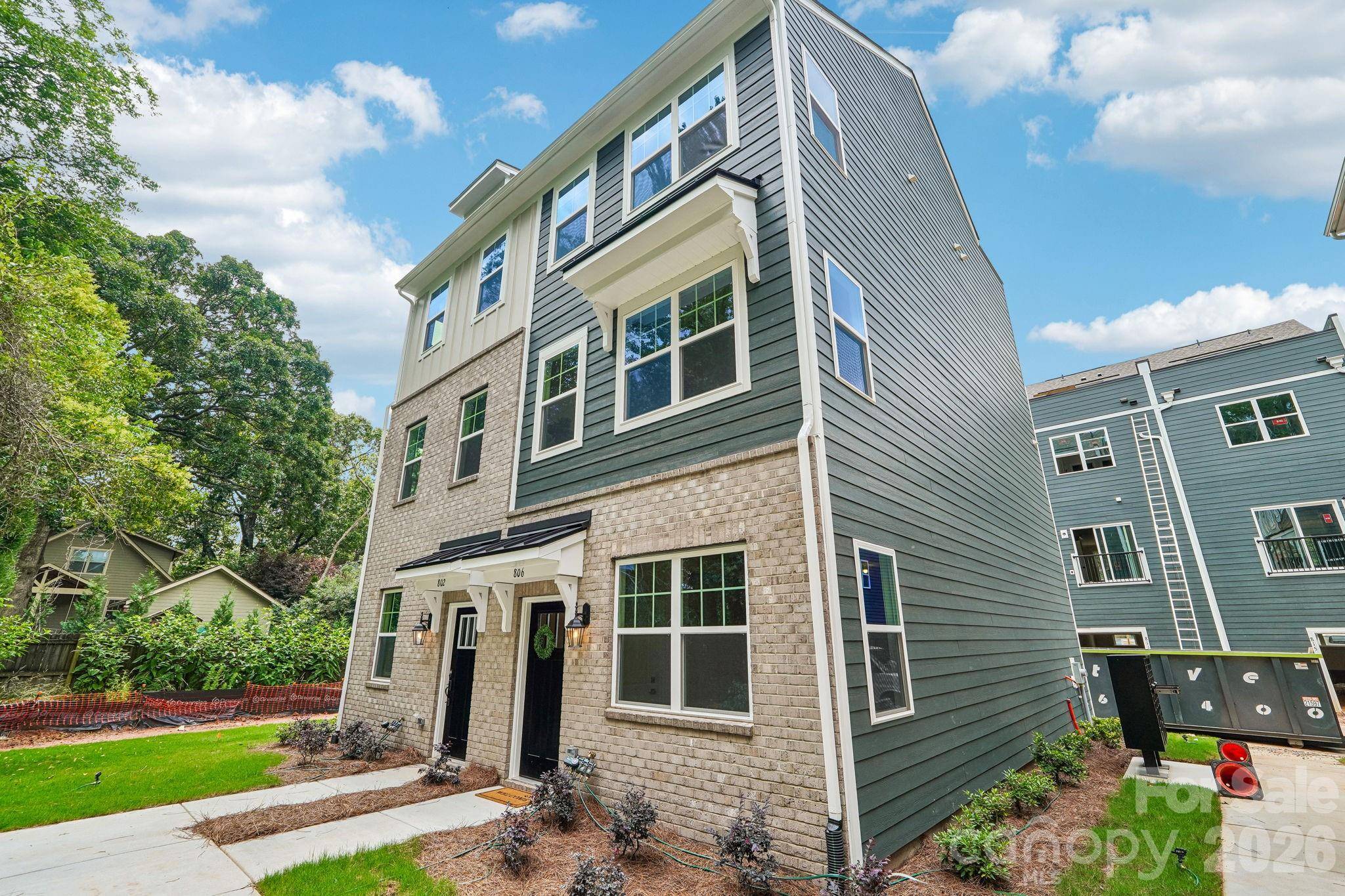 806 Hammers LN, Charlotte, NC 28205