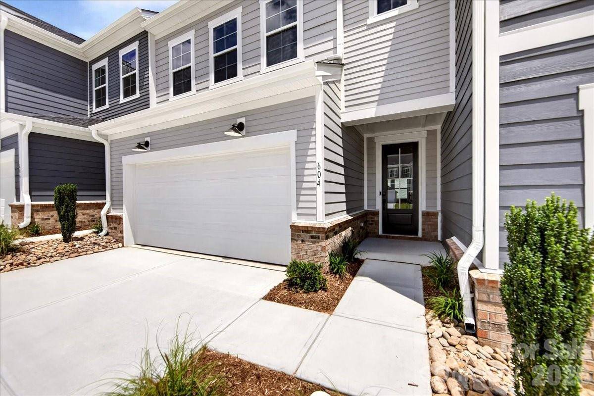 604 Webster LN, Cramerton, NC 28032