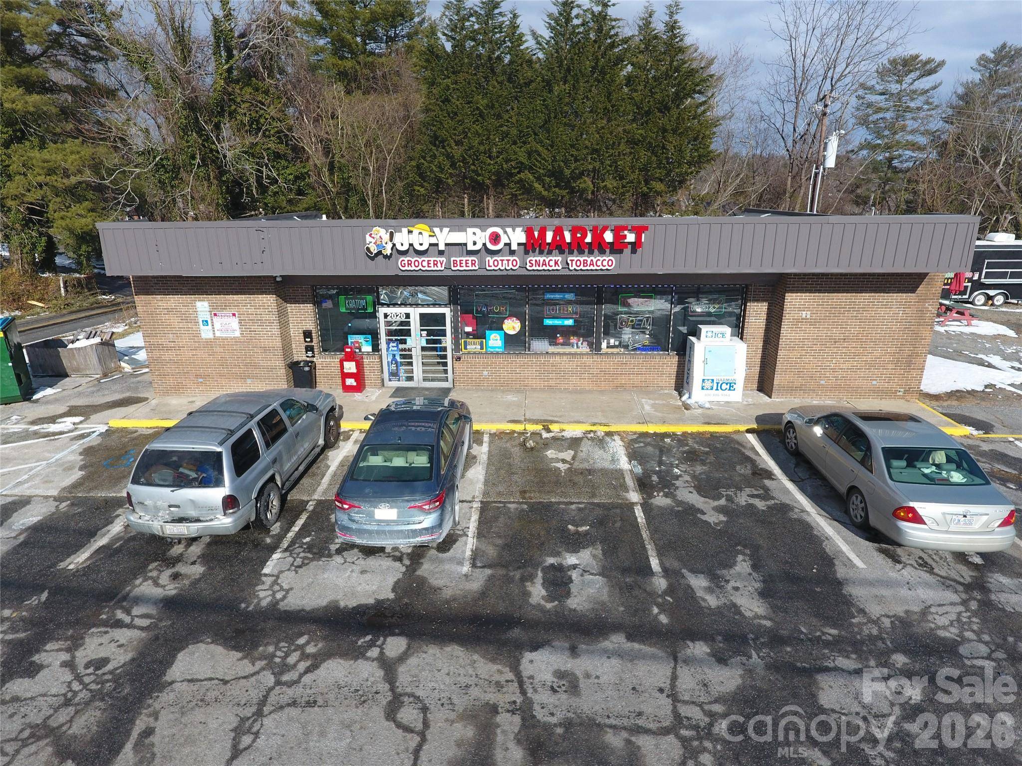 2020 Asheville HWY, Hendersonville, NC 28791