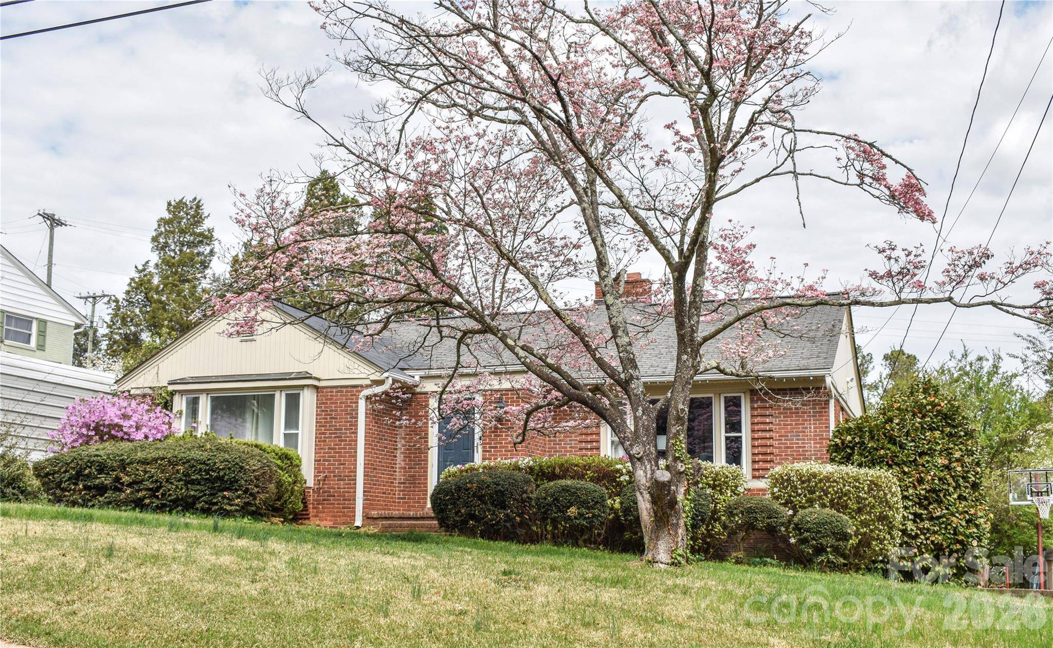 3 Forest DR, Lexington, NC 27292