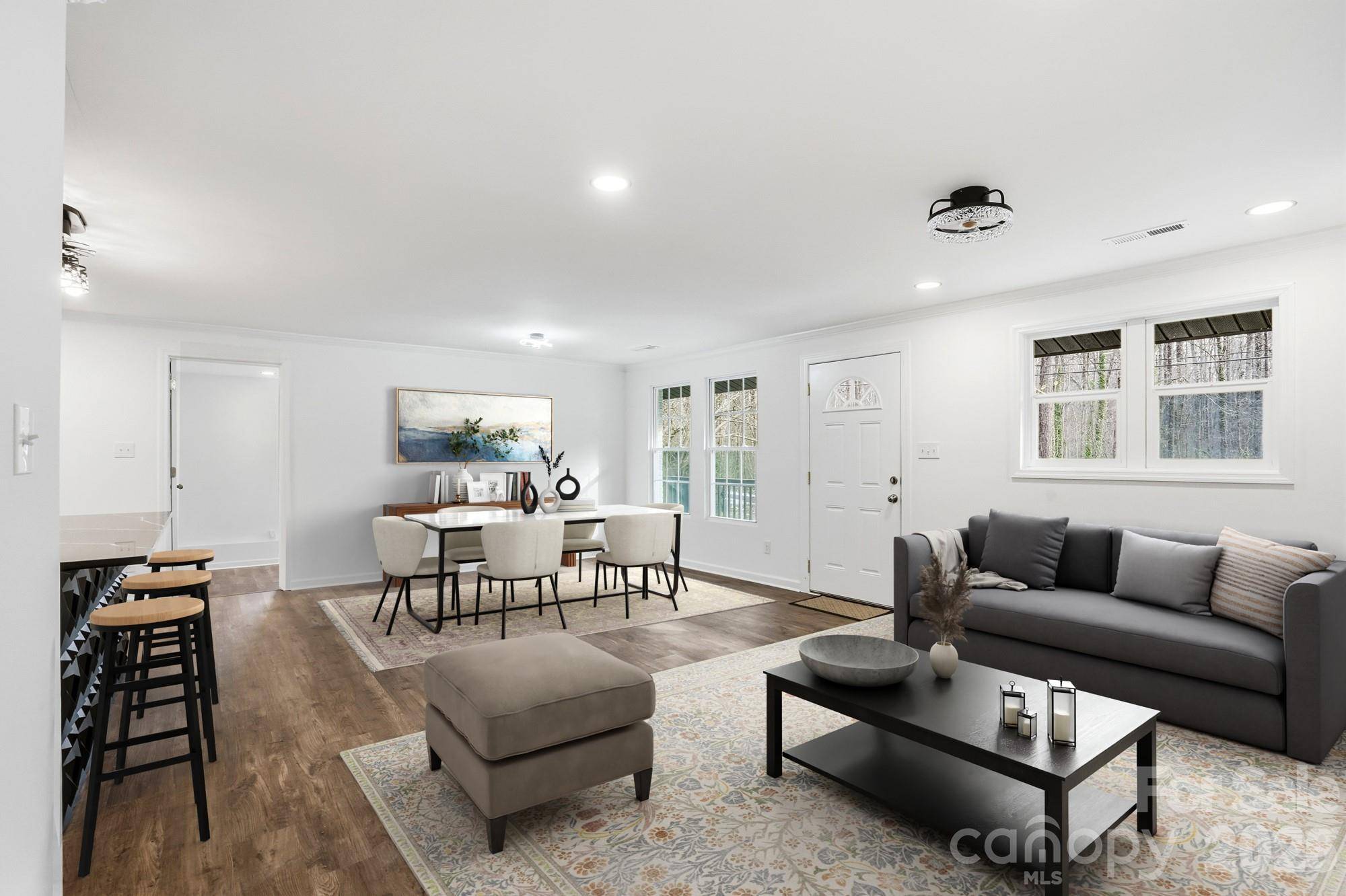 704 W Border ST, Dallas, NC 28034