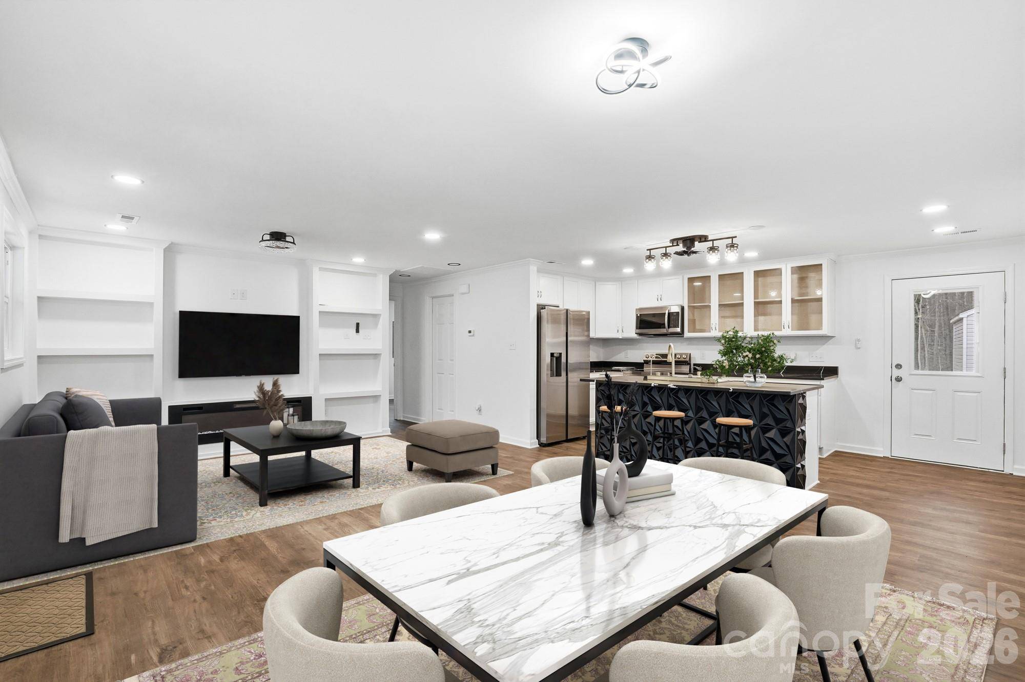 704 W Border ST, Dallas, NC 28034