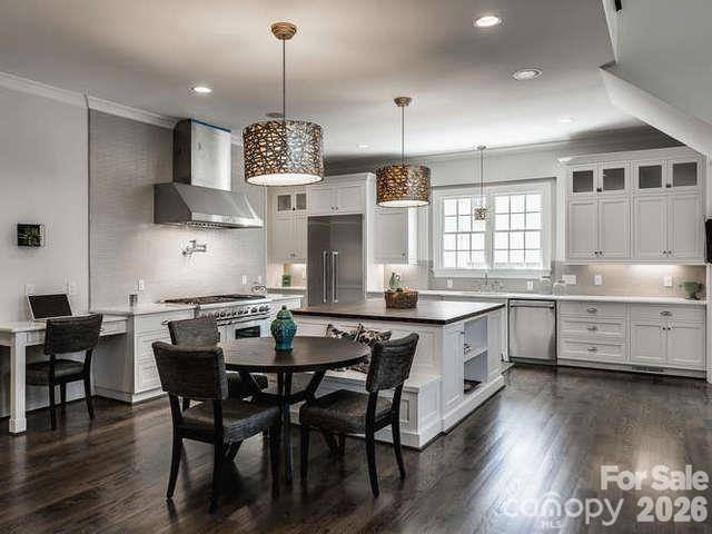 814 Bertonley AVE, Charlotte, NC 28211