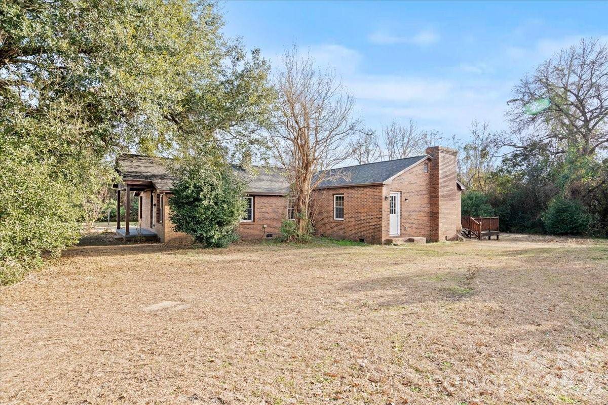 32 Roddy ST, Cheraw, SC 29520