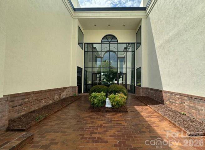 2101 Sardis Rd N Alt RD N, Charlotte, NC 28227