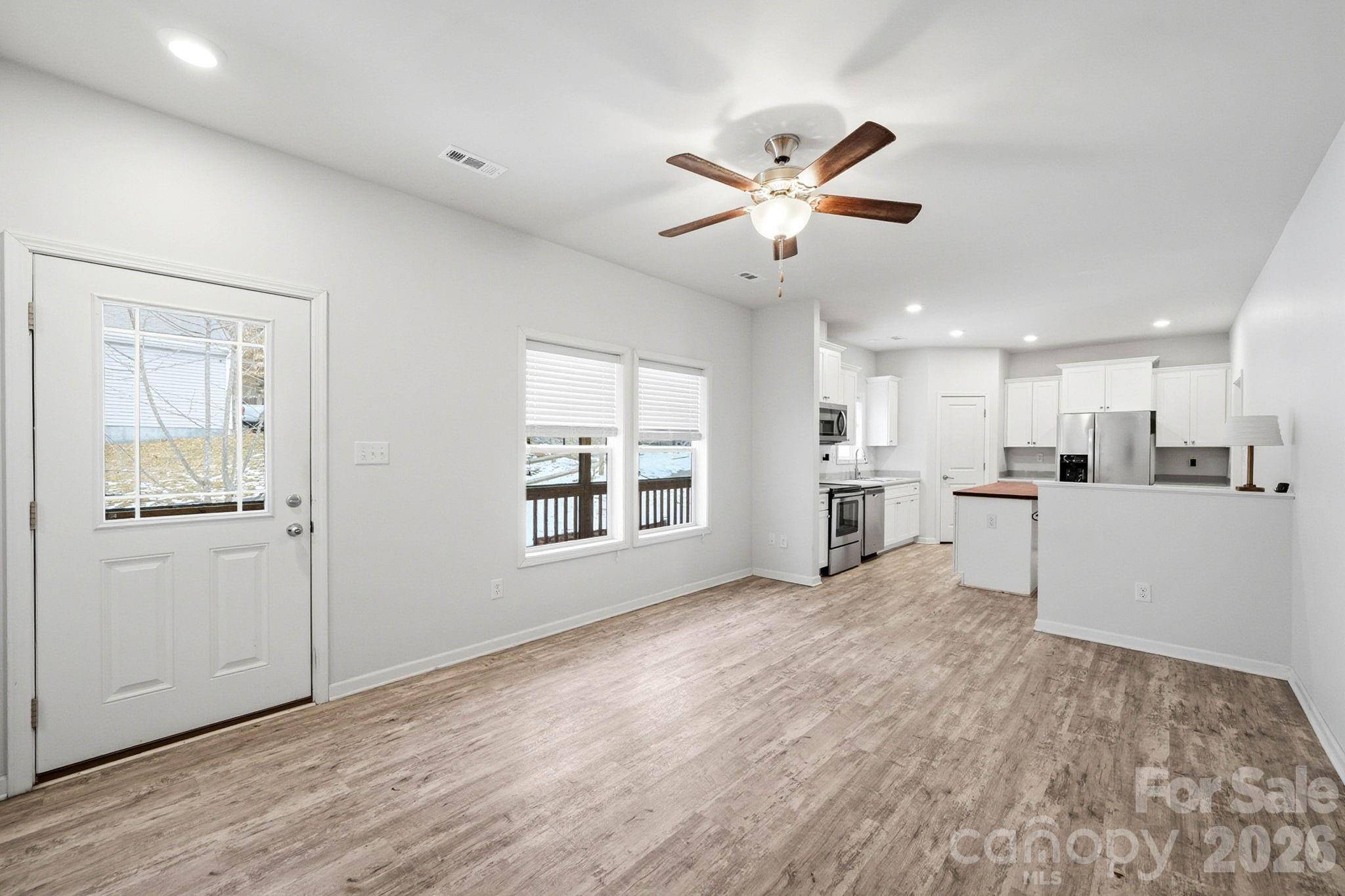 138 Lone Eagle LN, Hendersonville, NC 28739