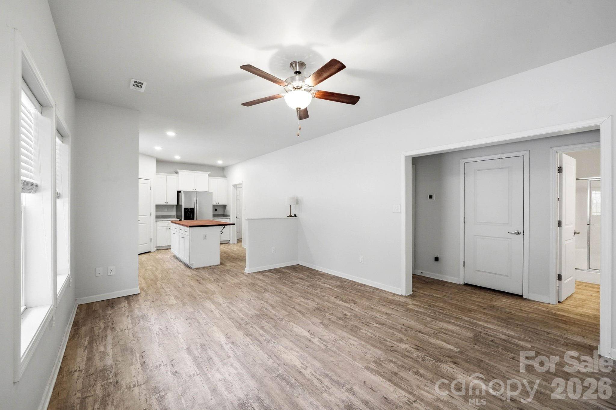 138 Lone Eagle LN, Hendersonville, NC 28739