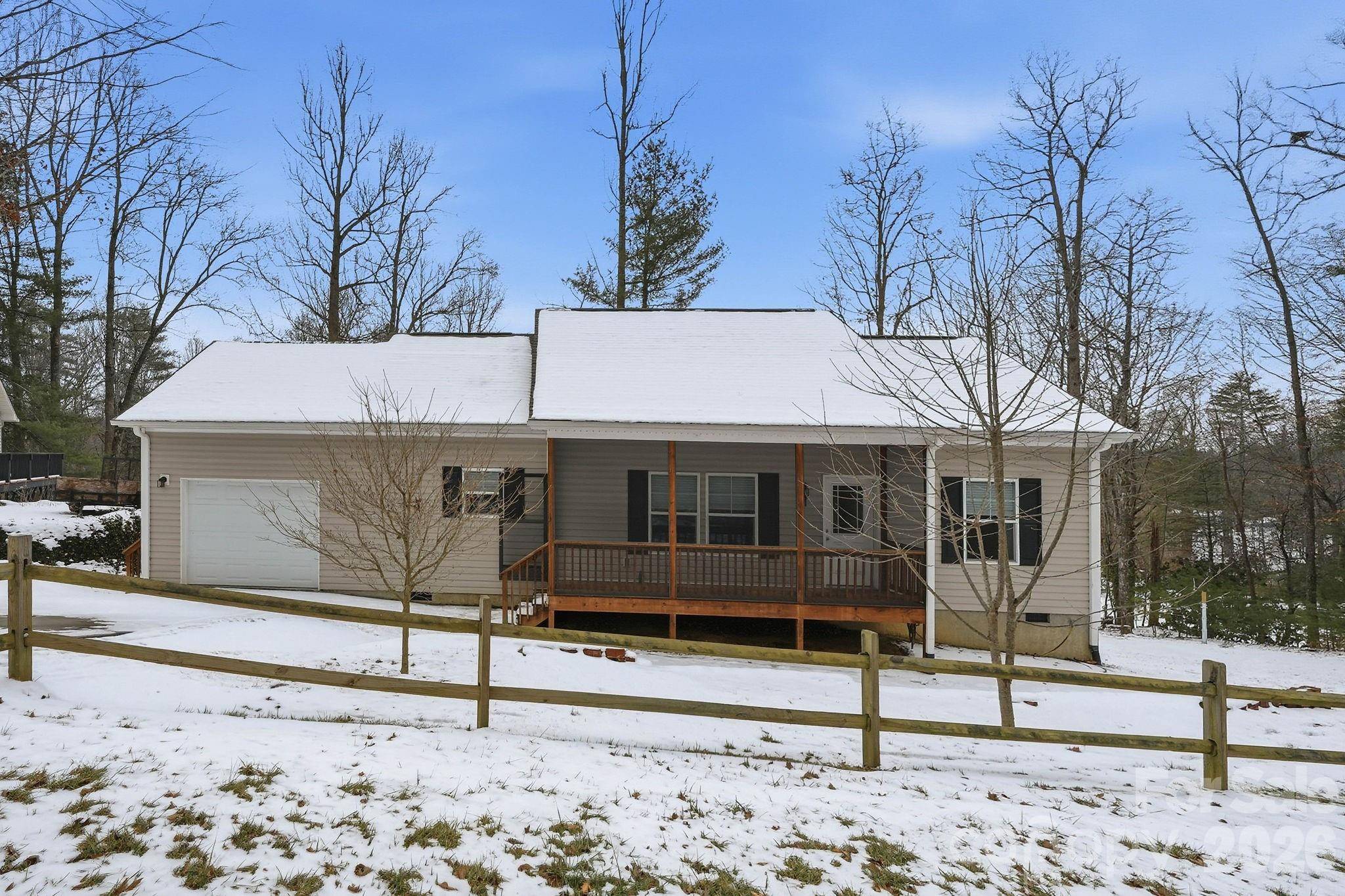 138 Lone Eagle LN, Hendersonville, NC 28739